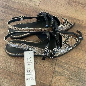 NWT Women's Snakeskin Slingback Flats